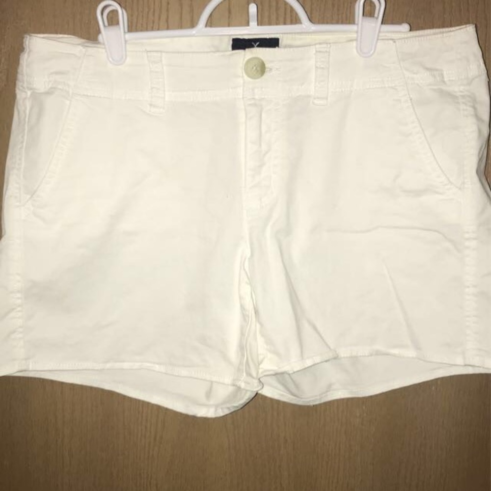 American Eagle white shorts